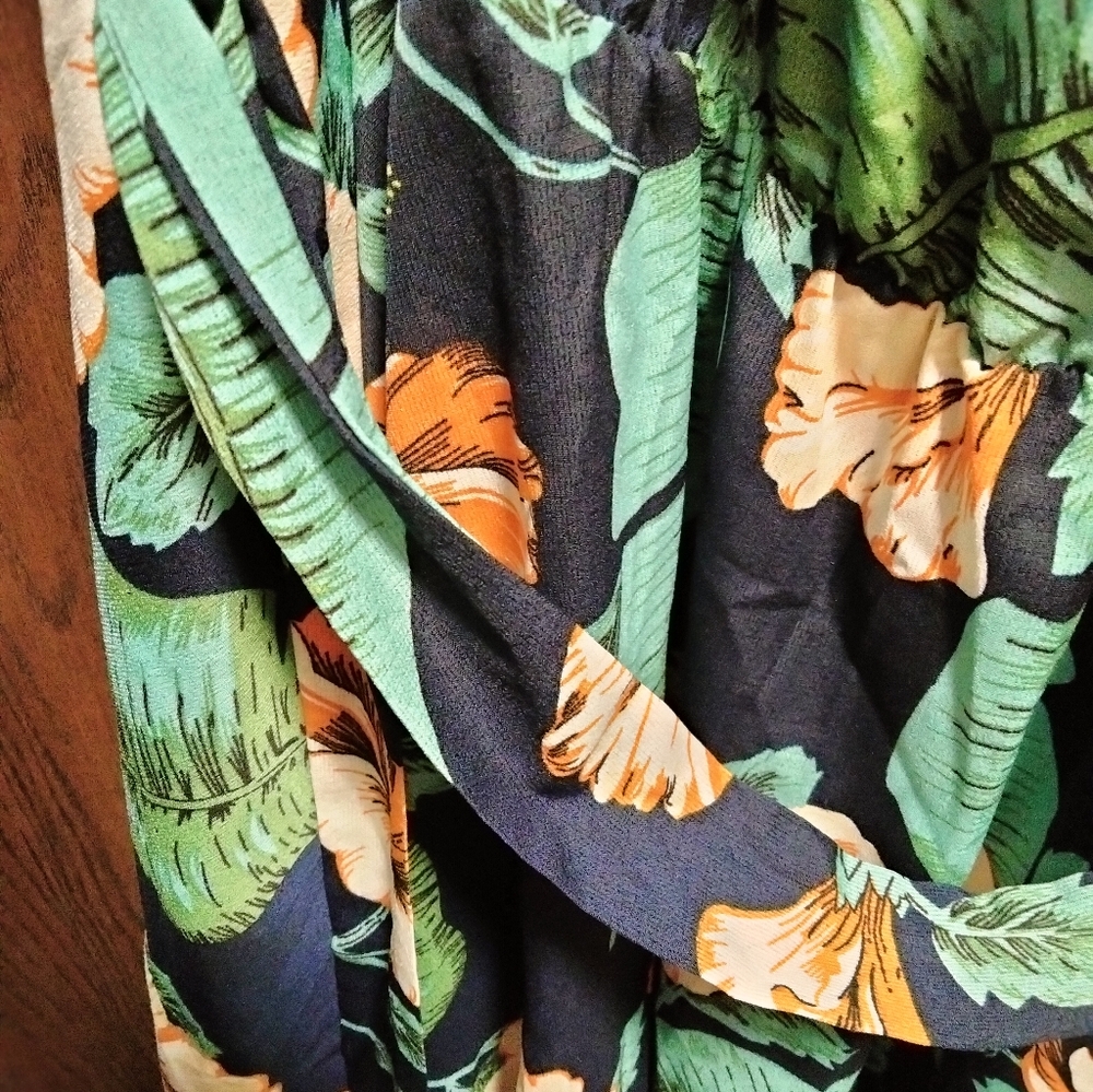Bloom Chic Floral Dress - Picture 5 of 7